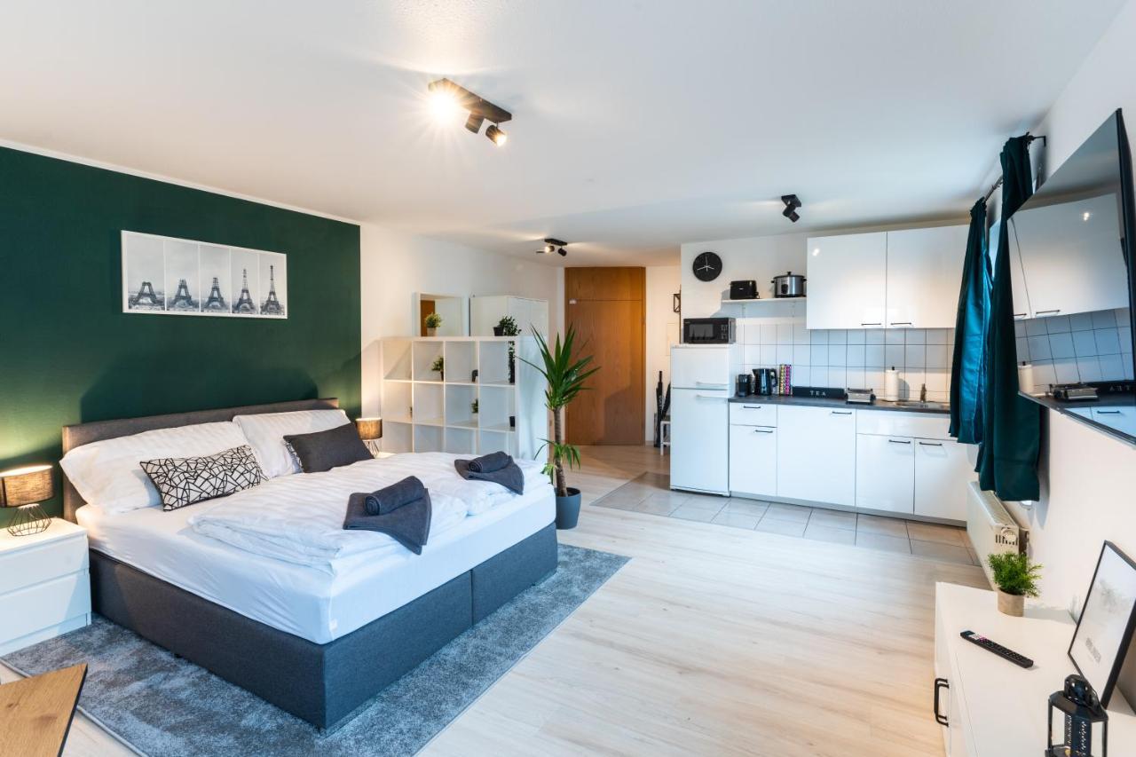 Mercedes I Stuttgart I Kitchen I Home Office I Parkplatz Böblingen Kültér fotó