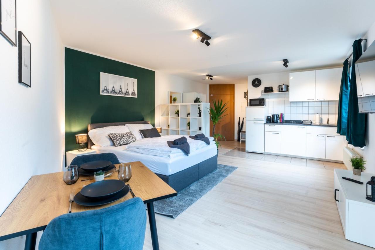 Mercedes I Stuttgart I Kitchen I Home Office I Parkplatz Böblingen Kültér fotó